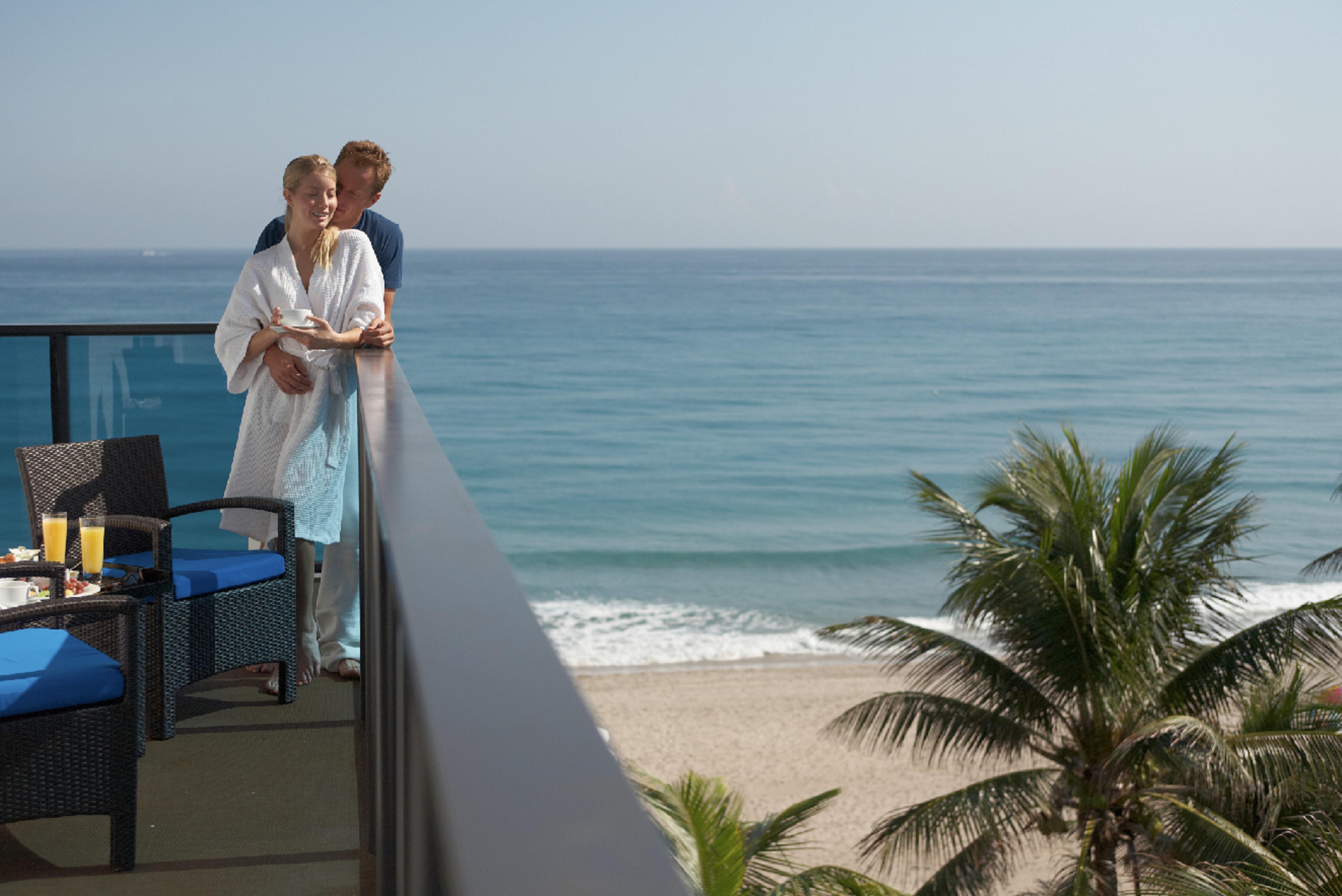 Tideline Palm Beach Ocean Resort And Spa Eksteriør billede