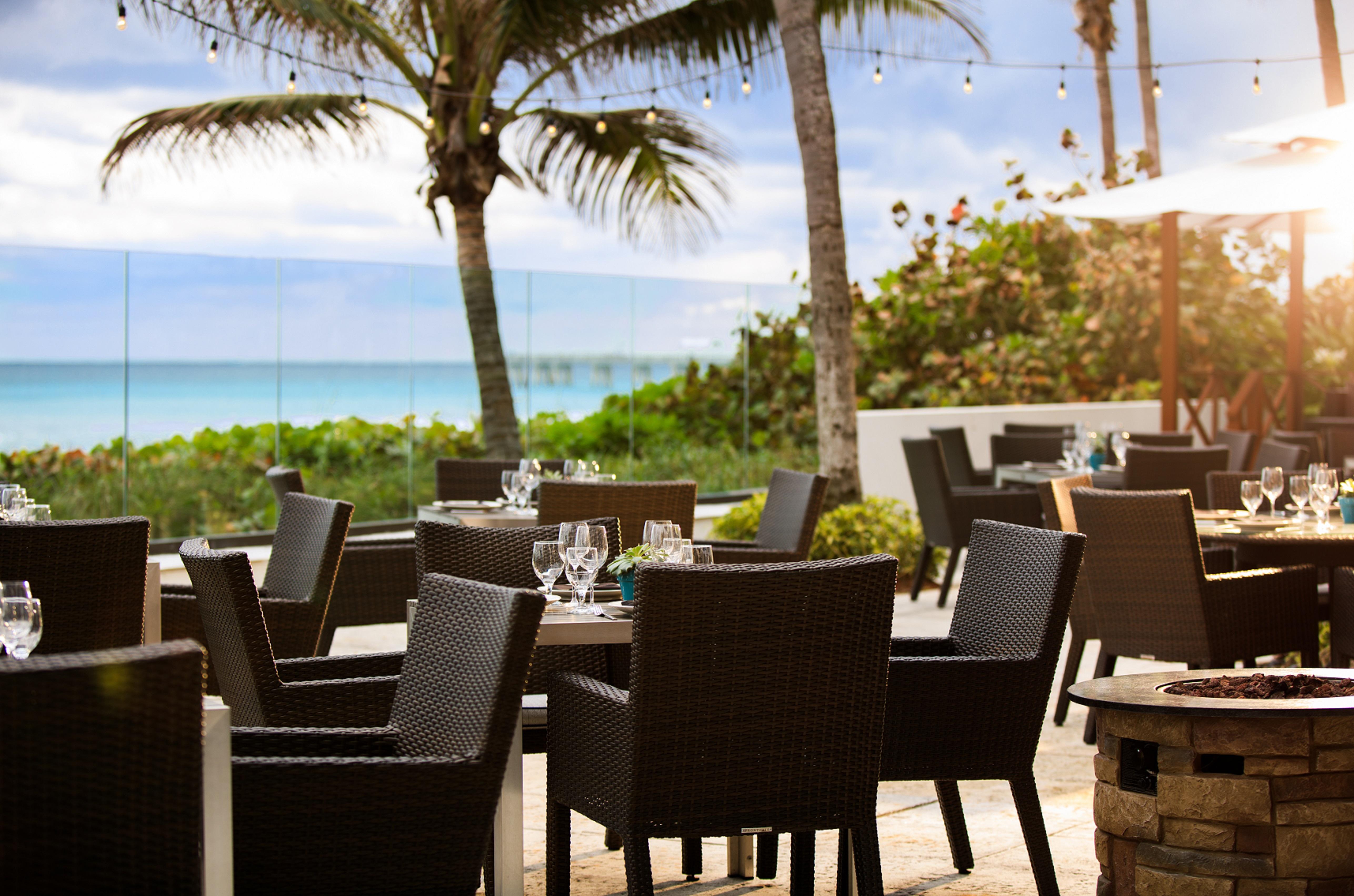Tideline Palm Beach Ocean Resort And Spa Eksteriør billede