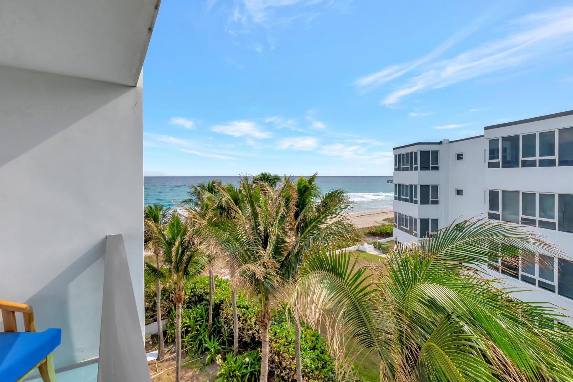 Tideline Palm Beach Ocean Resort And Spa Eksteriør billede