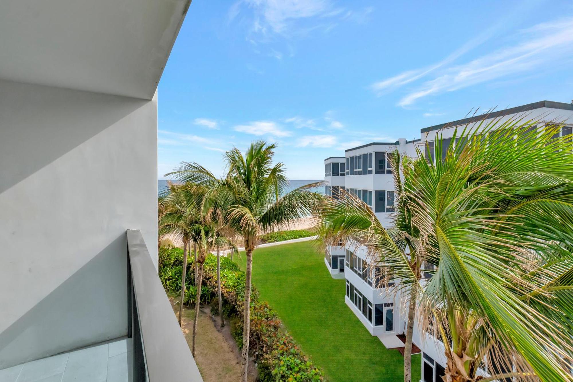 Tideline Palm Beach Ocean Resort And Spa Eksteriør billede