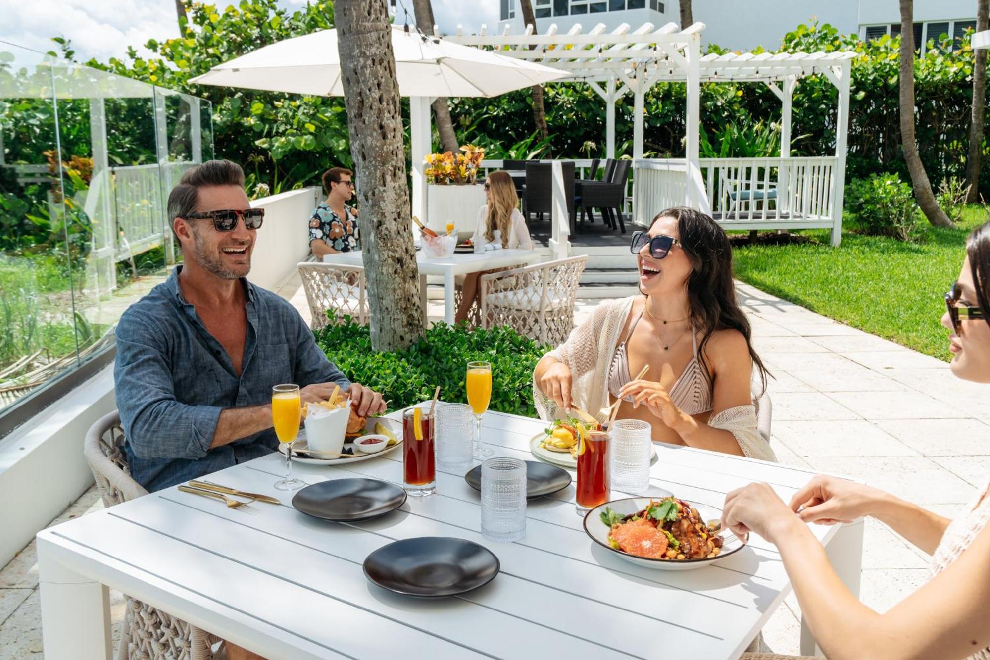 Tideline Palm Beach Ocean Resort And Spa Eksteriør billede
